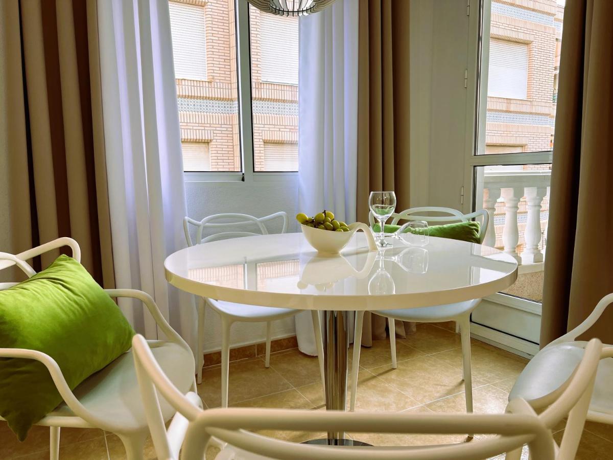 Holiday Suite Fragata Torrevieja Exteriör bild