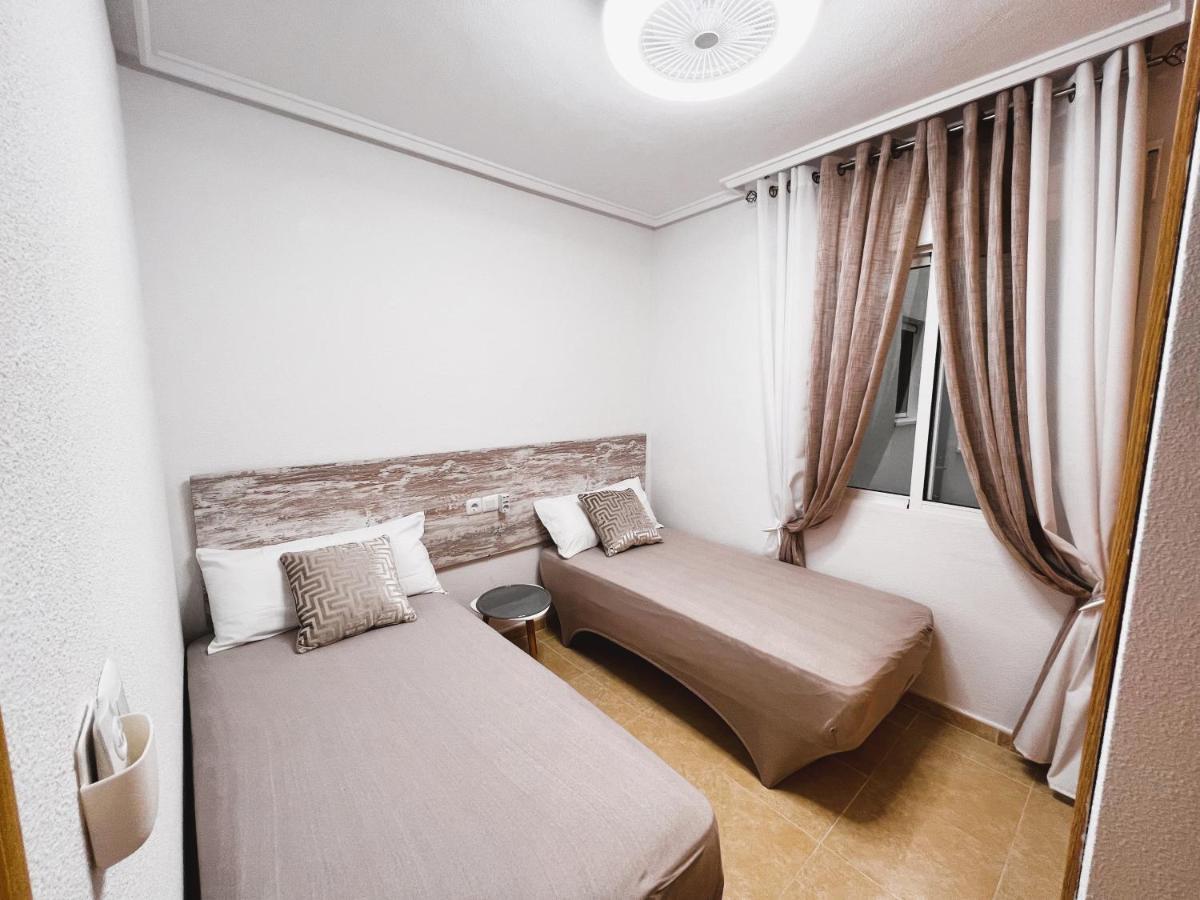 Holiday Suite Fragata Torrevieja Exteriör bild