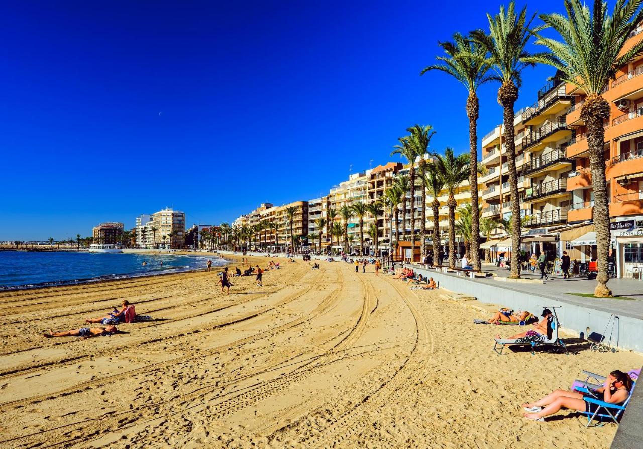 Holiday Suite Fragata Torrevieja Exteriör bild