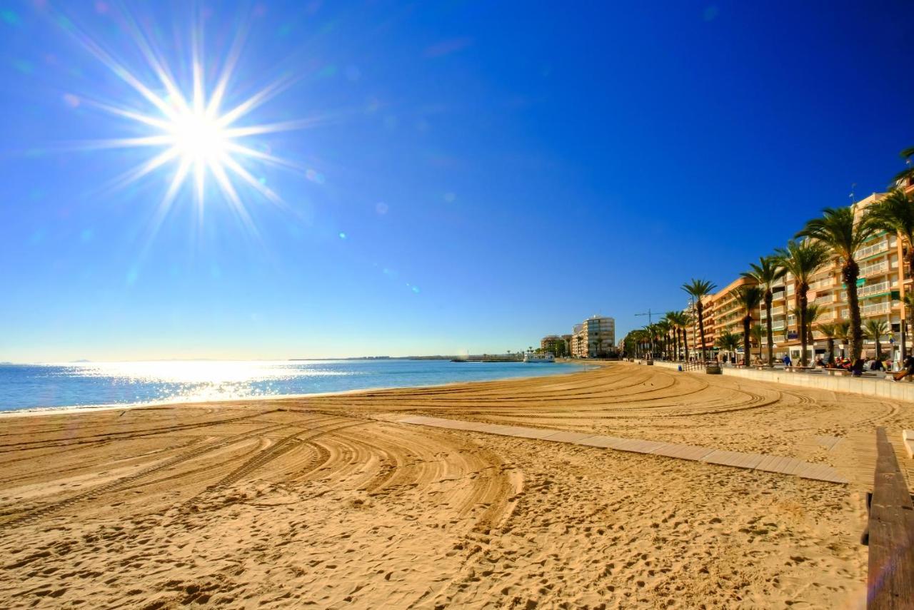 Holiday Suite Fragata Torrevieja Exteriör bild